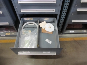 STANLEY VIDMAR HEAVY DUTY 5-DRAWER PARTS CABINET W/ CONTENTS (W-50) LOADING & HANDLING FEE $25-